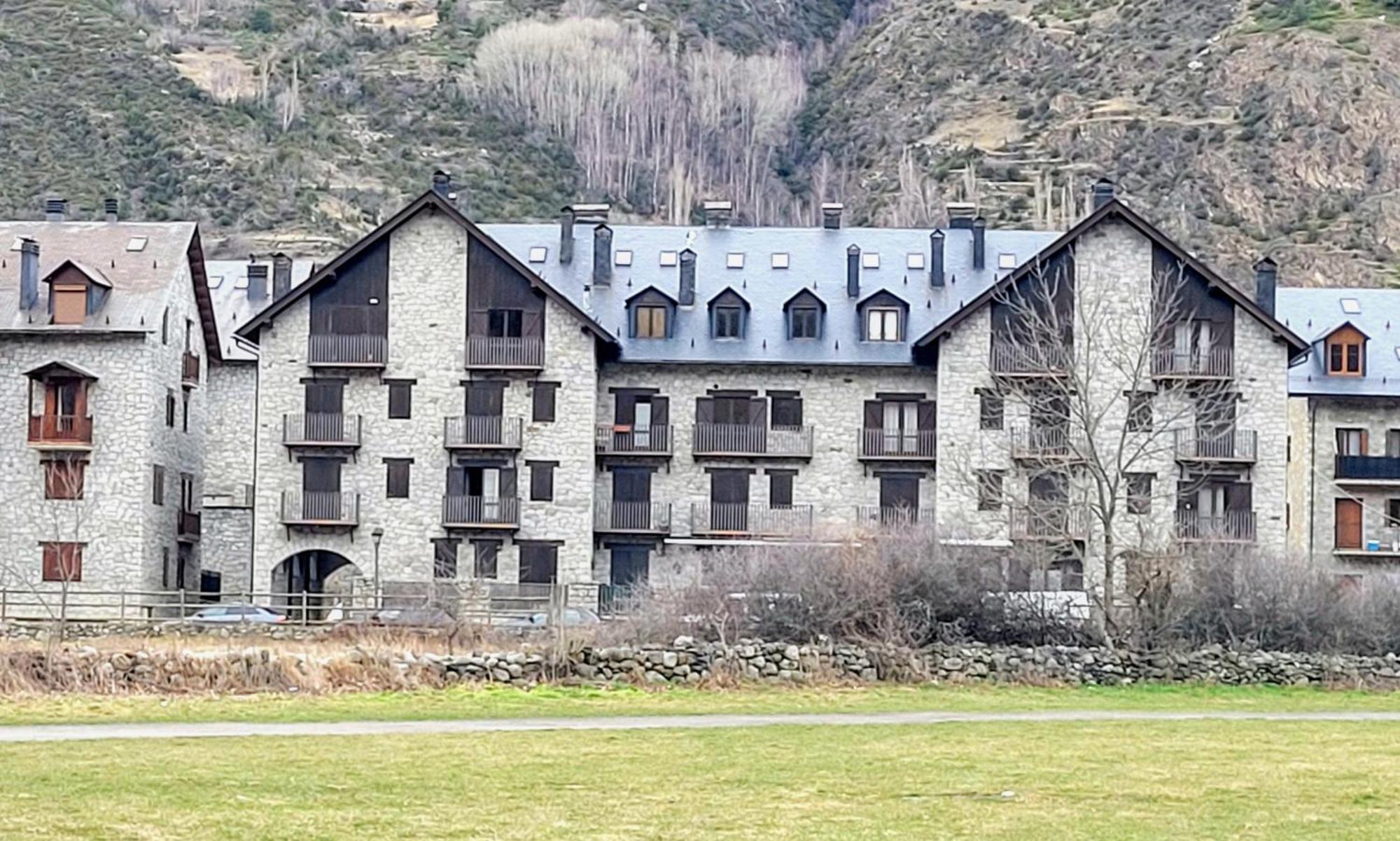 Apartamentos Nogueret Benasque Esterno foto