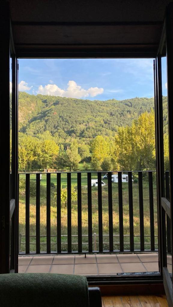 Apartamentos Nogueret Benasque Esterno foto
