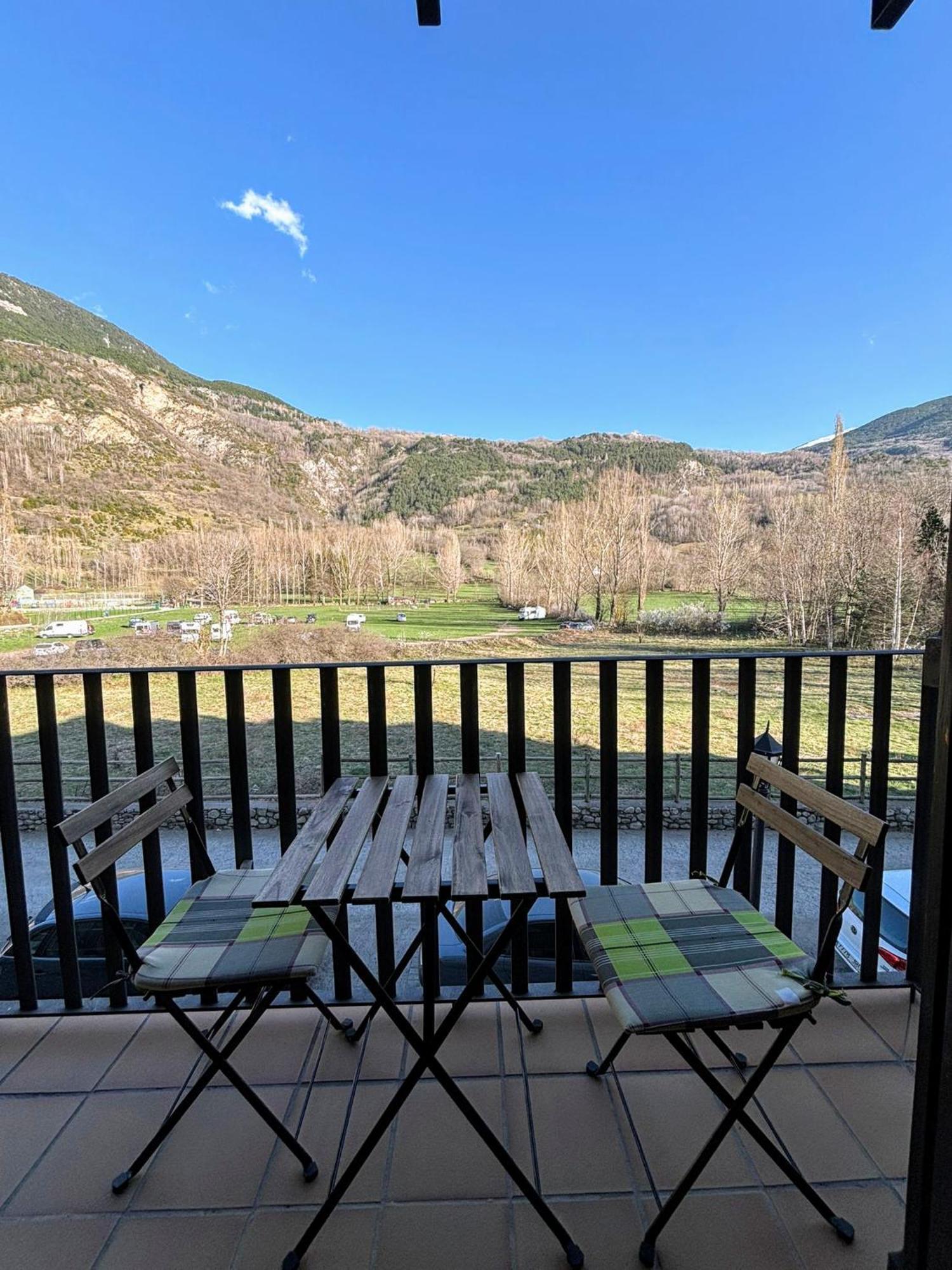 Apartamentos Nogueret Benasque Esterno foto